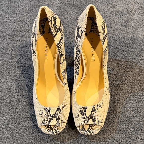 Gianni Bini Snake Print Peep-Toe Heels - Picture 3 of 8